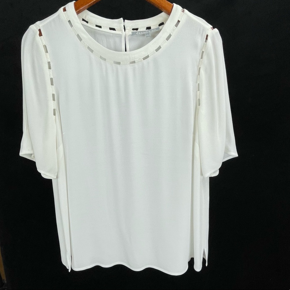 Danielrainn Large Cream Blouse